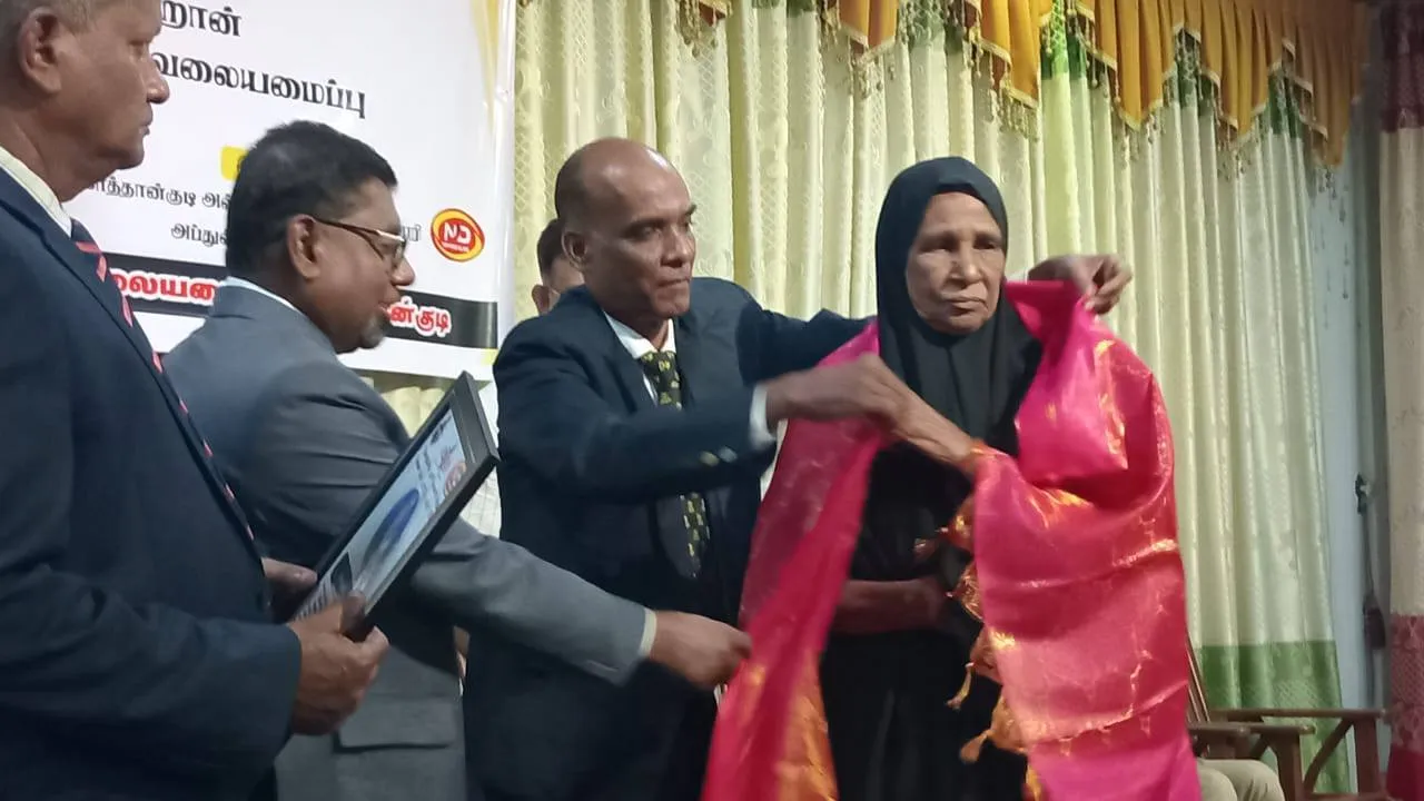 வெளிகந்த – அத்துகல கோப்ரல் உஷனார் றகீம்அவர்களுக்கு காத்தான்குடியில் தேசத்தின் காவலர் விருது.